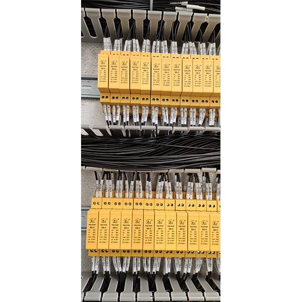 三合一防雷器和二合一防雷 器