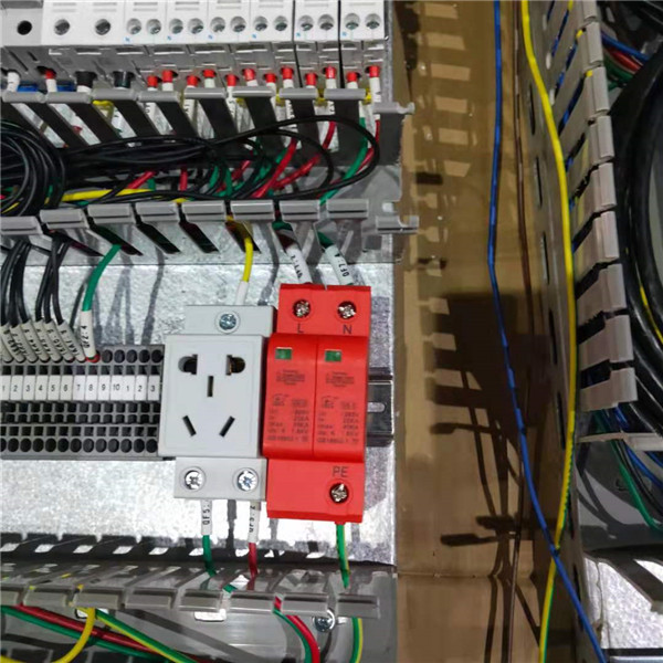 浪涌保護(hù) 器